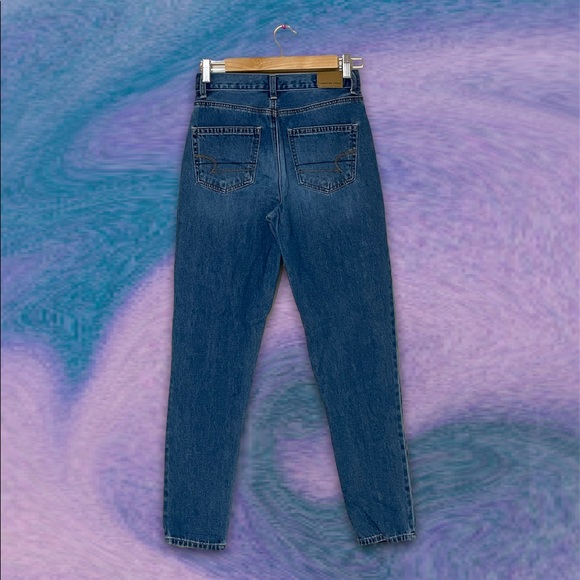 ♥︎ American Eagle Mom Jeans ♥︎ - Picture 3 of 5